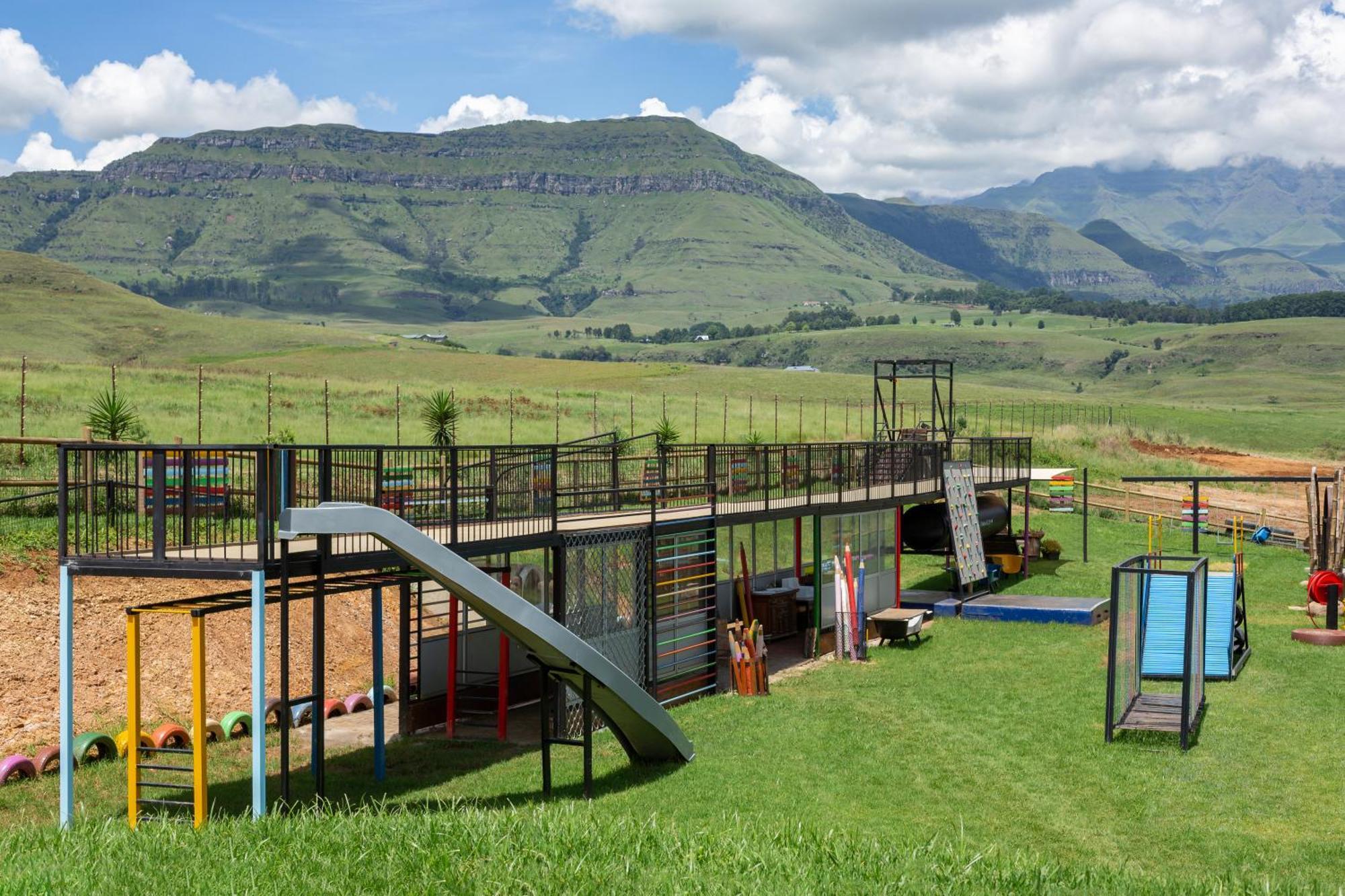 Dragonview Lodge Champagne Valley エクステリア 写真
