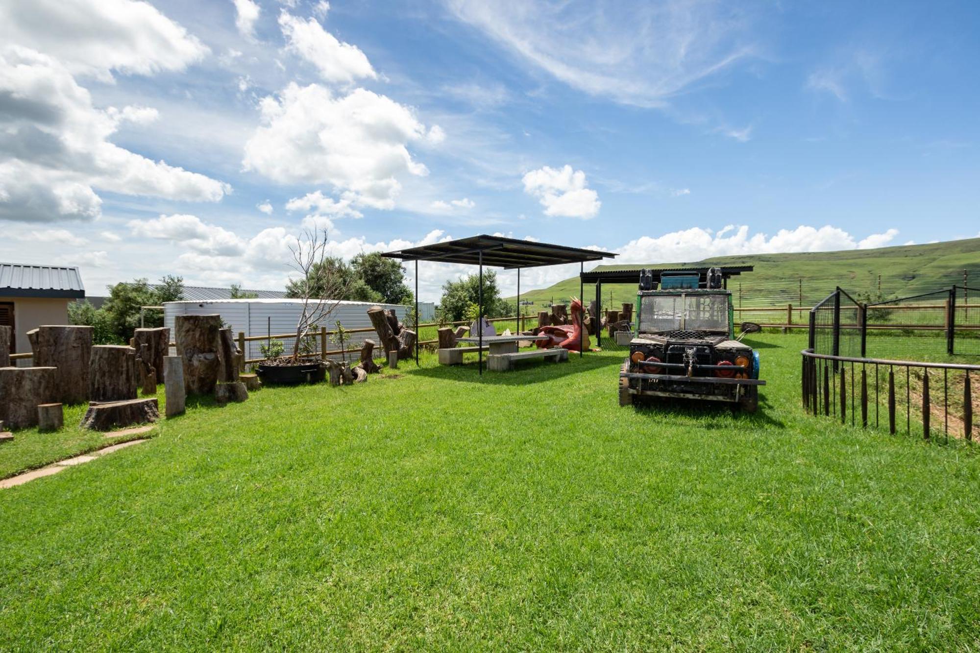 Dragonview Lodge Champagne Valley エクステリア 写真