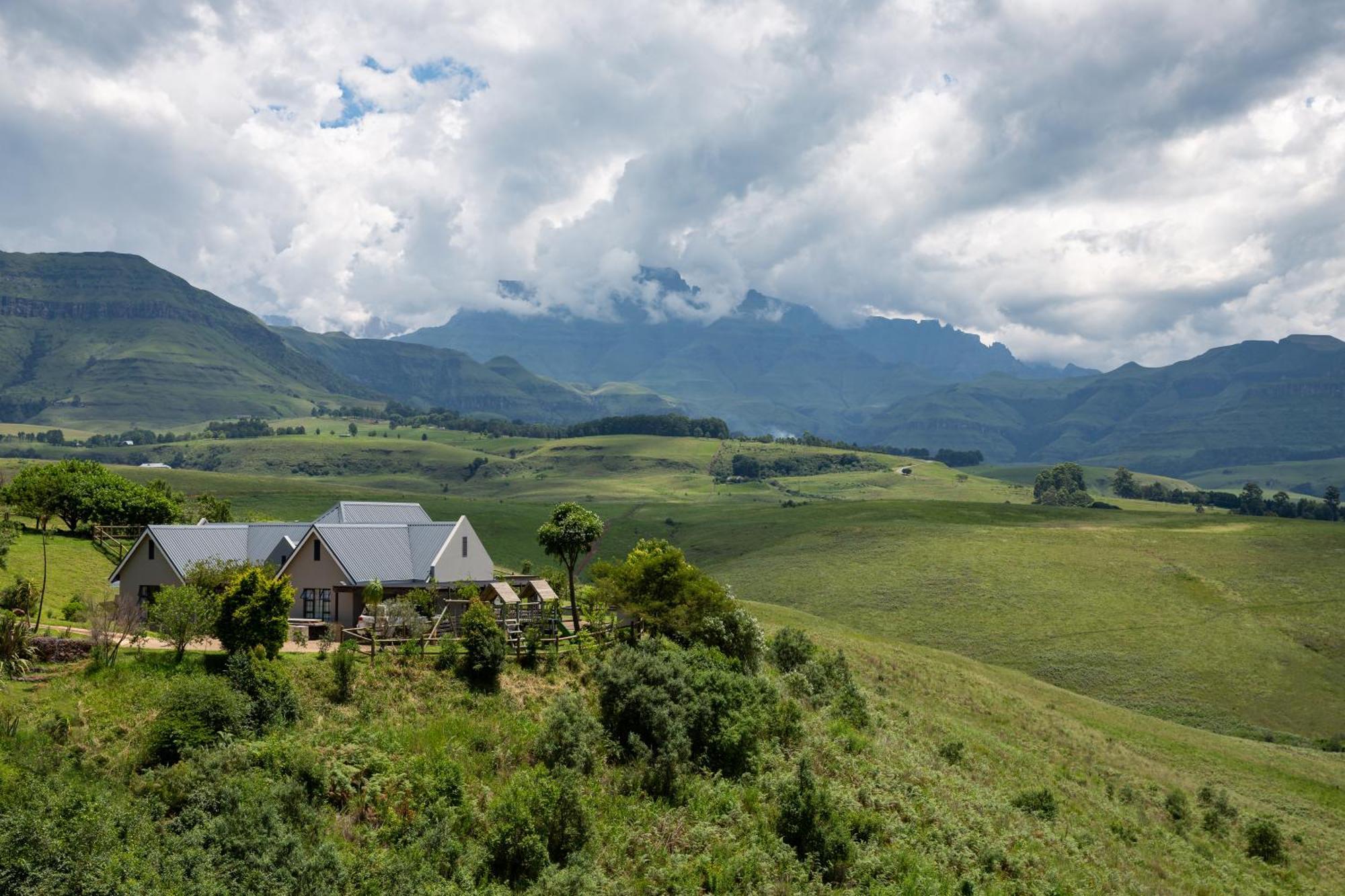 Dragonview Lodge Champagne Valley エクステリア 写真